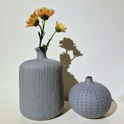 Lindform - Vas Bottle Medium SandLight Blue 11 cm