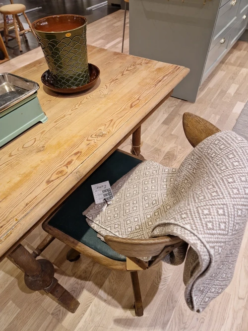 Ester Design - Stickad filt i lammull Beige 170x130 cm